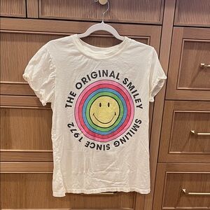 Smiley Graphic T-Shirt vintage looking super cool and butter soft